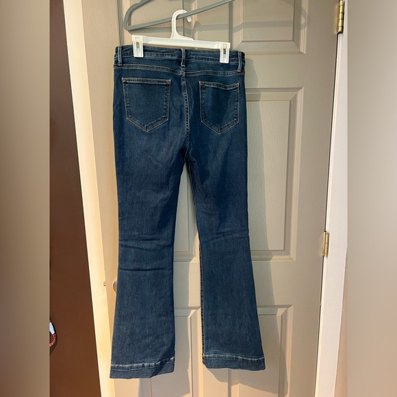 Driftwood Jeans. Size 30. Bootcut. High waisted. Like new condition. - Picture 2 of 2